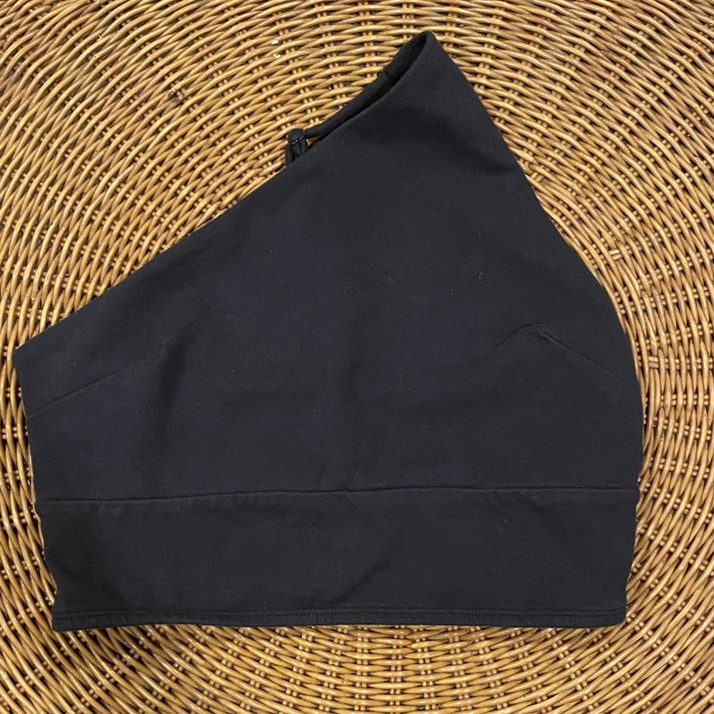 UO 1 shoulder sports bra
